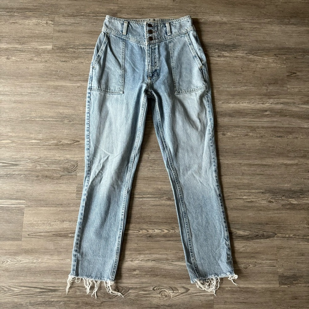Abercrombie & Fitch Mom Jean High Rise Raw Hem Light Wash 26 2
